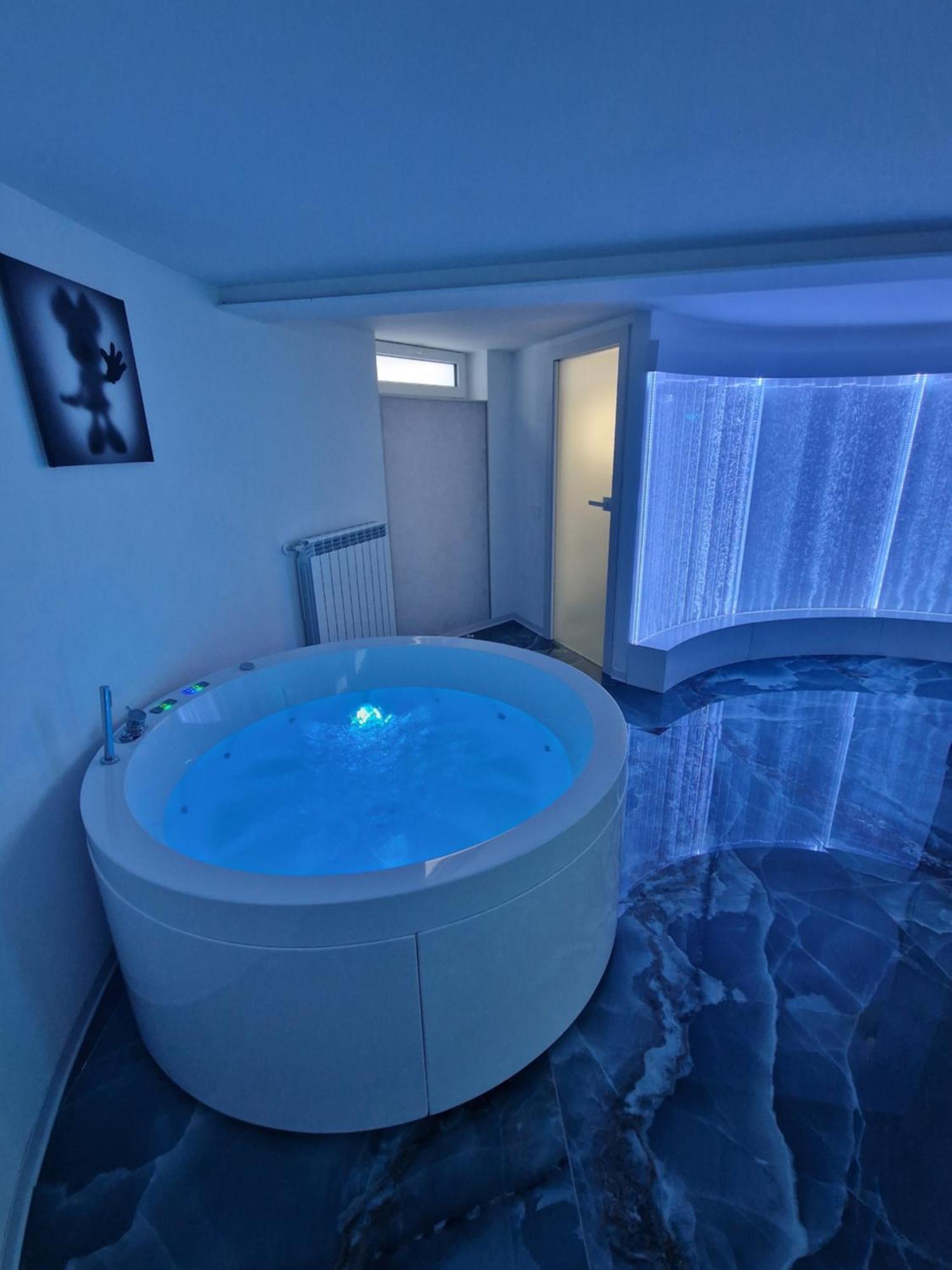 The Igloo Milano Villa Bagian luar foto