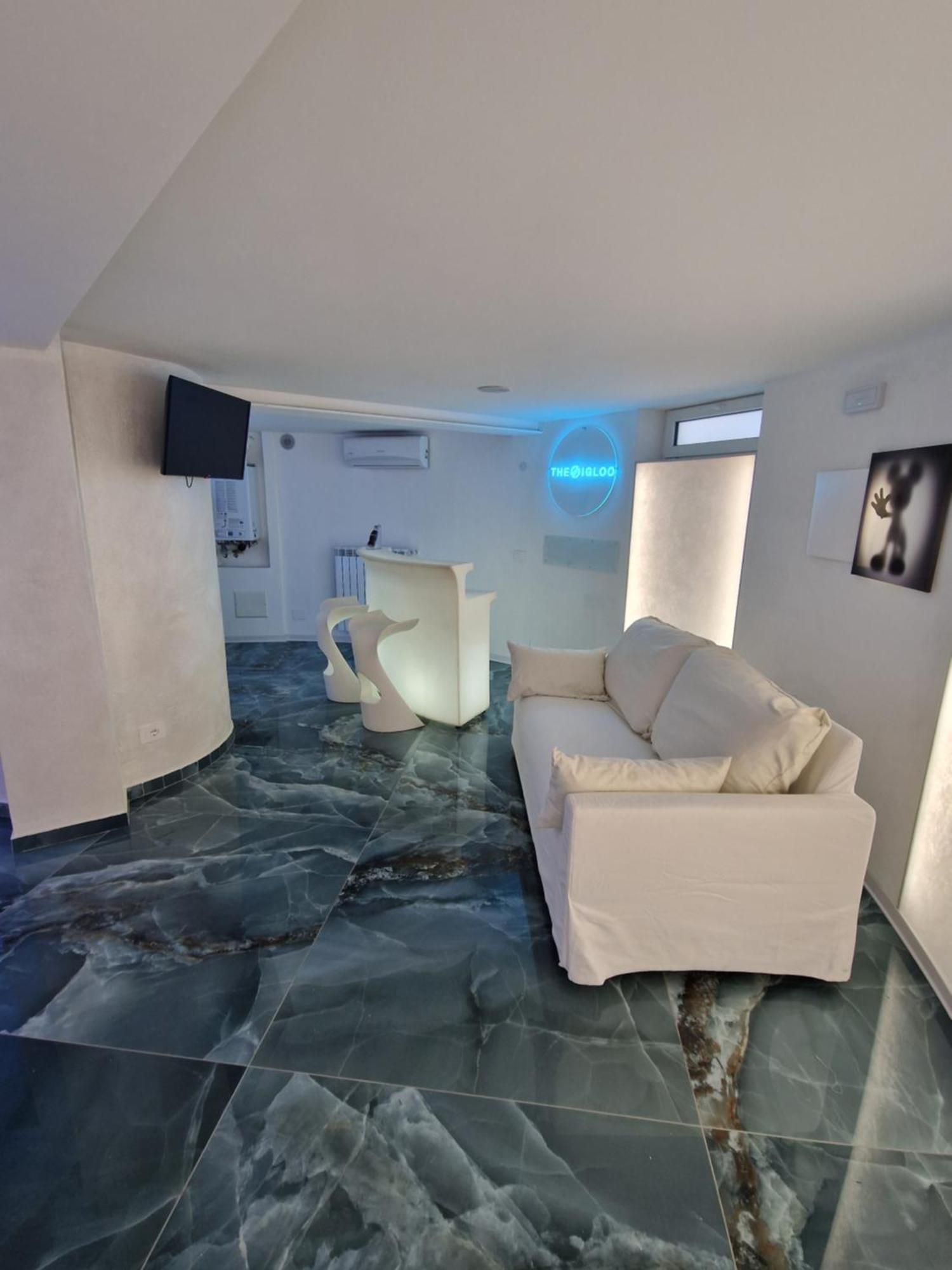 The Igloo Milano Villa Bagian luar foto